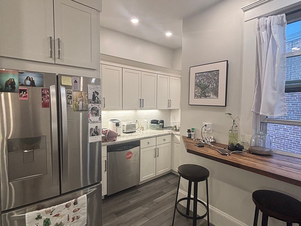1st image of 135 Chiswick Rd #3