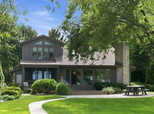 W277N2866 Oak St, Pewaukee, WI 53072