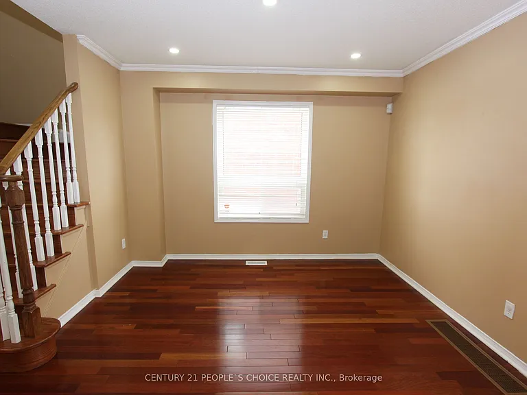 14 Thornbush Blvd — Photo 10
