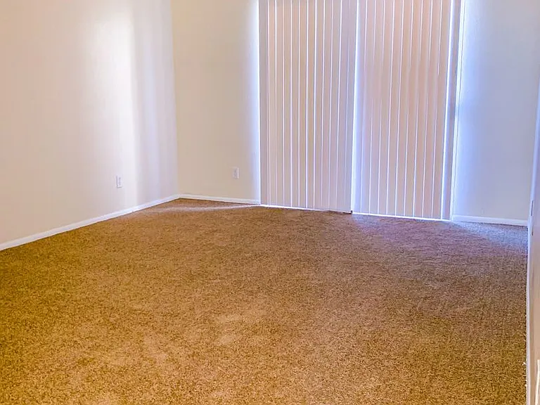 536 Madeira Dr SE — Photo 7