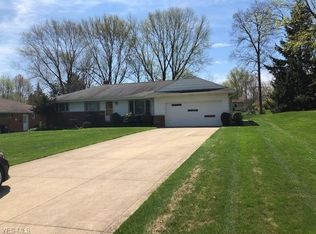 12685 Gardenside Dr, North Royalton, OH