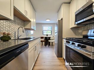 530 W. Aldine, Chicago, IL 60657