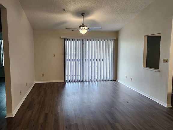 Living/Dining Area