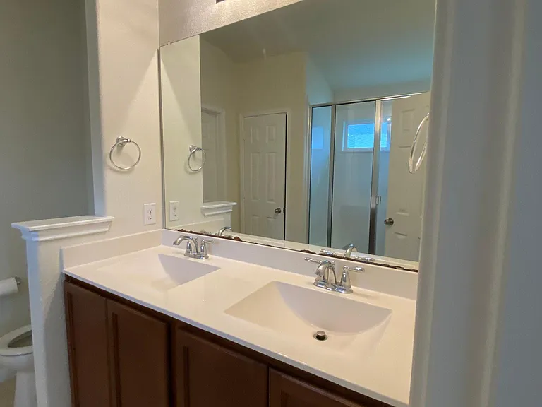 18517 Bandelier Dr — Photo 15