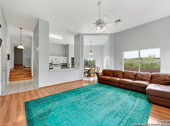 5th image of 1107 Zenia Ln