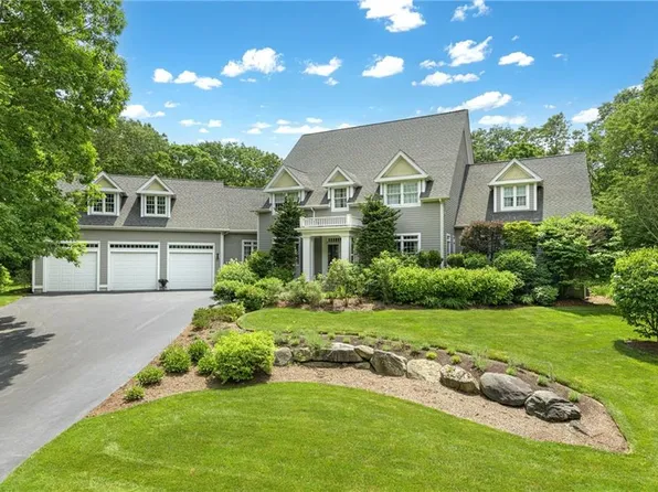 60 Robincrest Ct, Seekonk, MA 02771