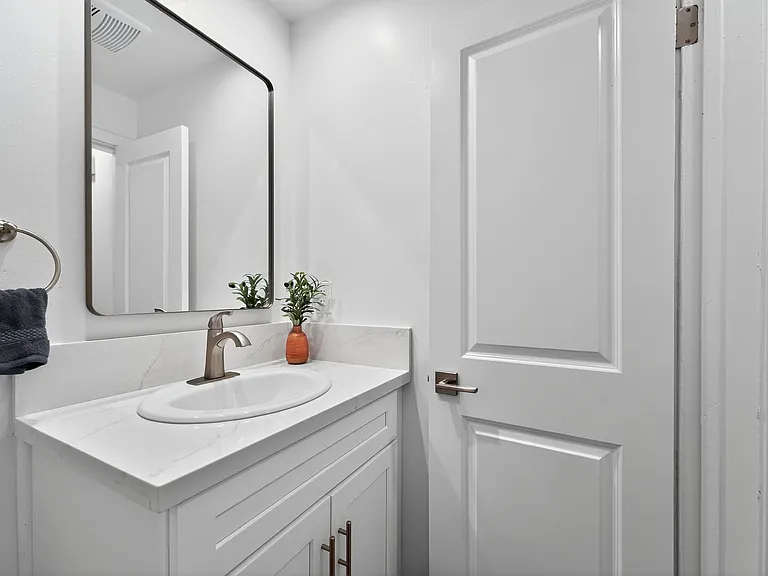 Country Club West — Photo 30