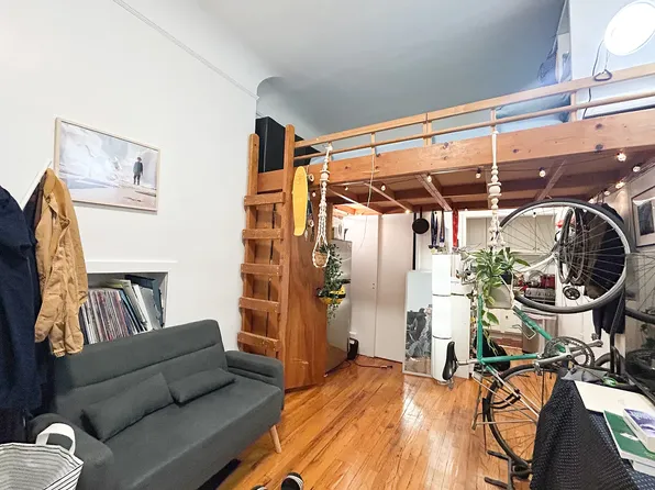 308 W 105th St APT 2b, New York, NY 10025