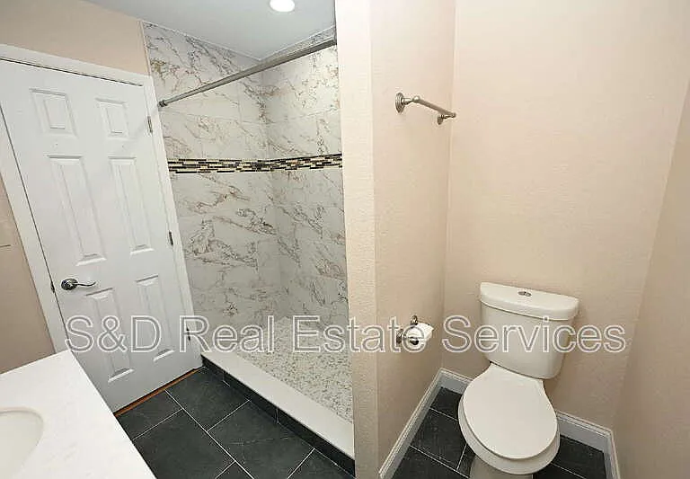 349 Market Sq E — Photo 28