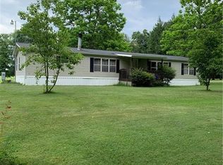 211 Bay Leaf Ln, Butler, PA 16002