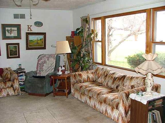 2nd image of 1814 W B