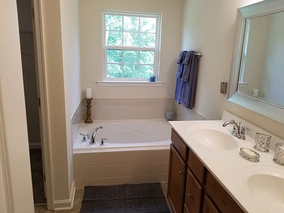 3rd image of 7207 Swanhaven Dr