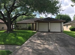 410 Reseda Dr, Webster, TX 77598