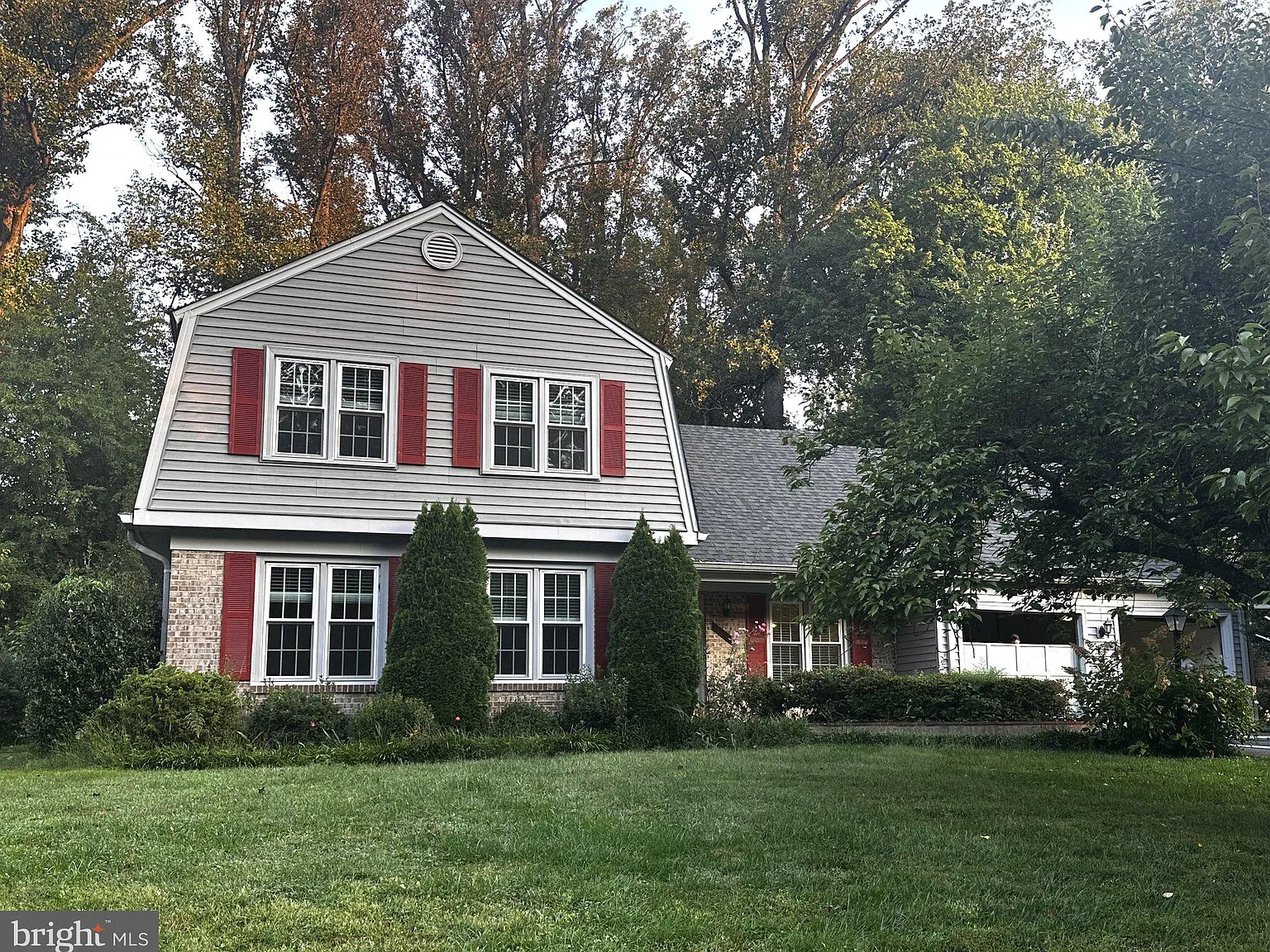 4 bed, 2.5 bath, 3456 sqft, $5,000 — Photo 1
