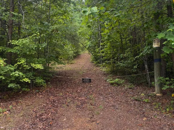 8 Bear Rd, Tallassee, TN 37878