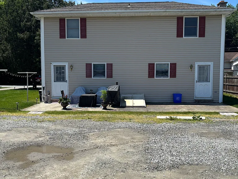 330 Jackson St #A — Photo 2