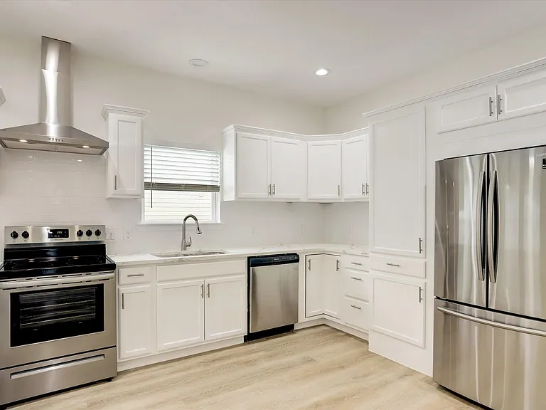 3515 Delhi St — Photo 9