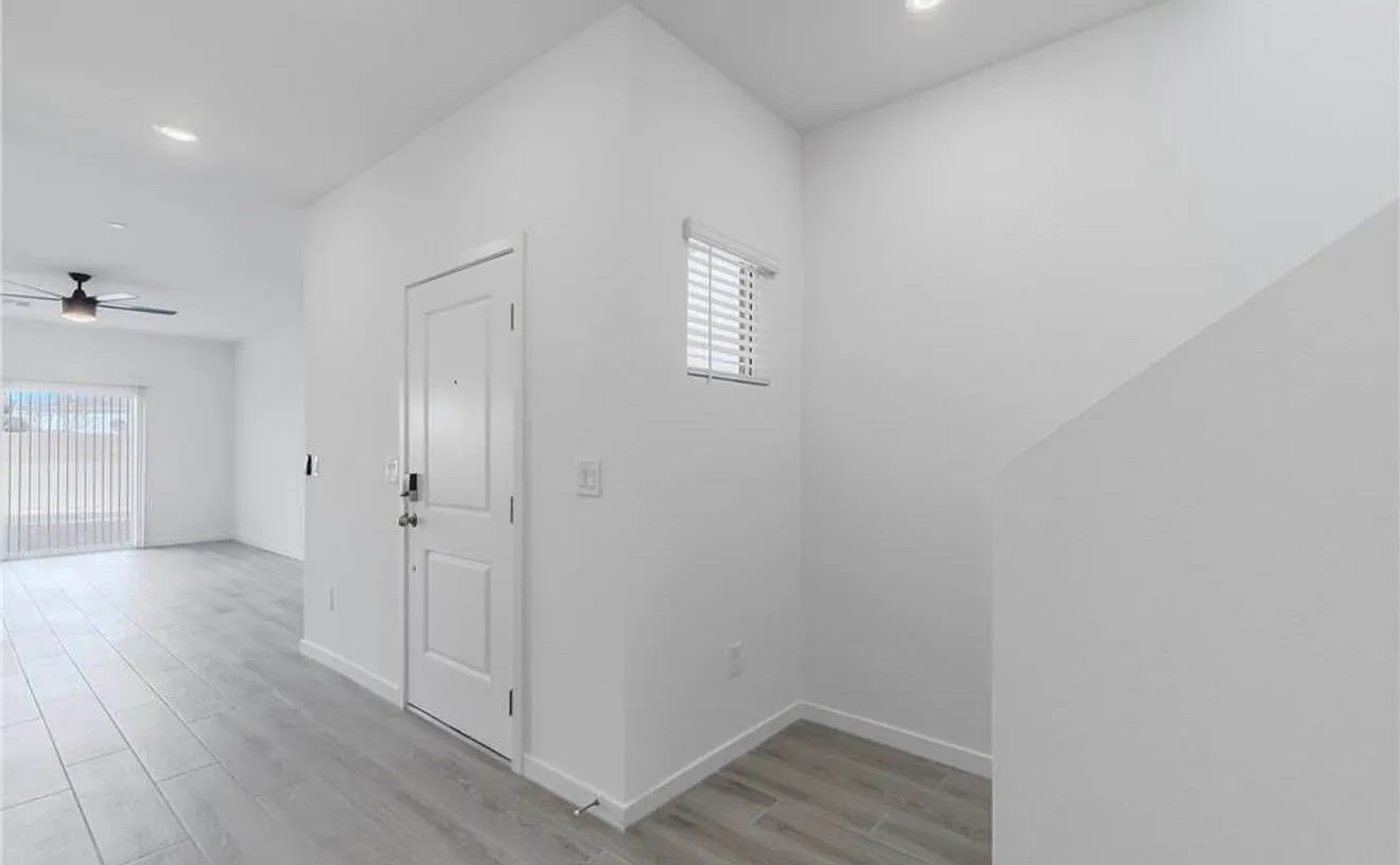 4 bed, 2.5 bath, 2588 sqft, $3,000 — Photo 1