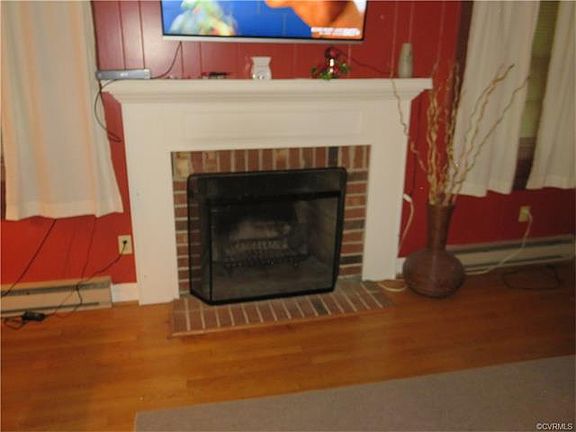 4th image of 336 Fleetwood Ave
