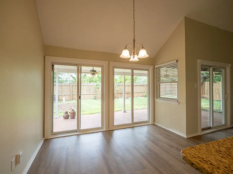6307 Avery Island Ave — Photo 7