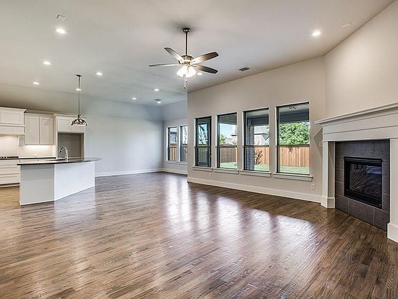 4th image of 3000 Orleans Dr