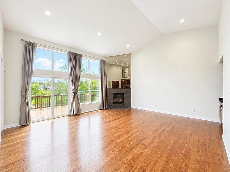 4392 Navin Field Ln — Photo 9
