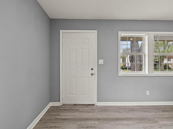 4th image of 416-418 S Napoleon Ave