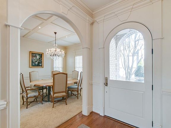 5th image of 504 Windsor Park Ln