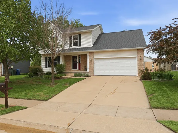 2434 W 62nd St, Davenport, IA 52806