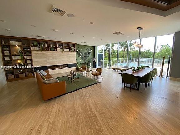 5th image of 16385 Biscayne Blvd Unit 1418