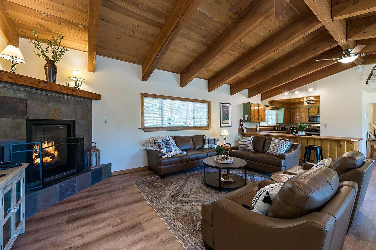 3 bed, 1672 sqft, $4,200 — Photo 3