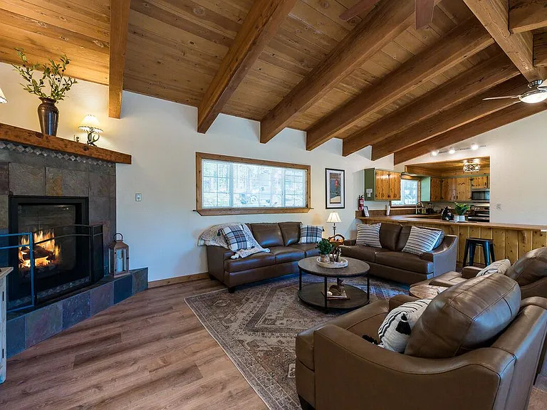 3130 Fabian Way — Photo 3