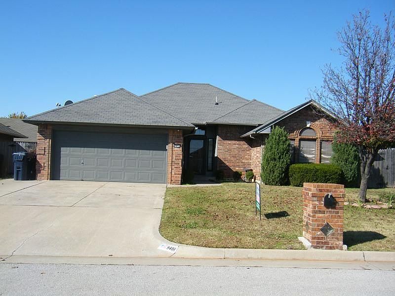 Great curb appeal in a quiet neighborhood