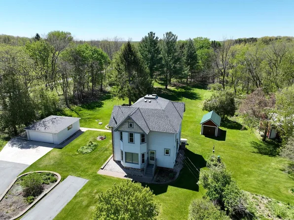 S83W24105 Artesian AVENUE, Big Bend, WI 53103