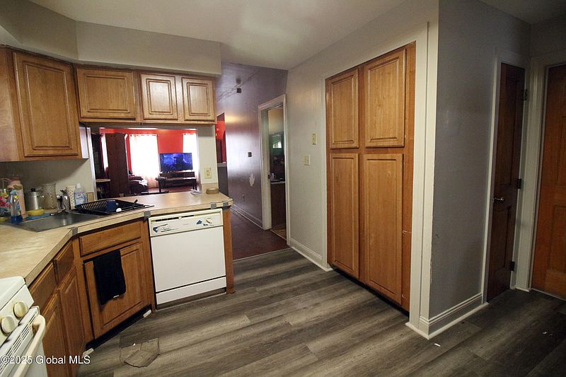 5th image of 111 Victory Avenue