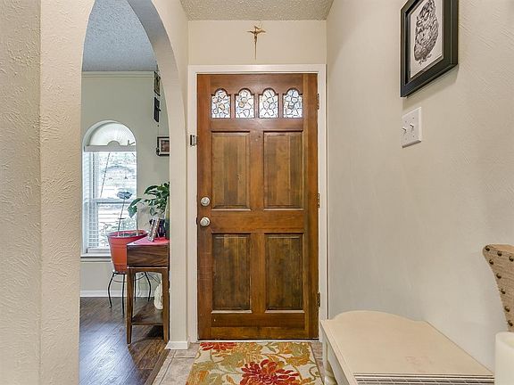 3rd image of 2708 Mintwood Pl