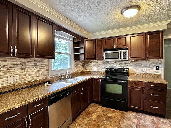 4th image of 291 Melinda Dr