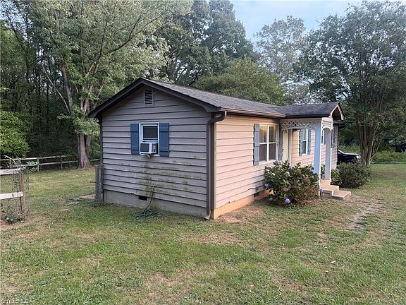 2nd image of 8099 McKnight Rd