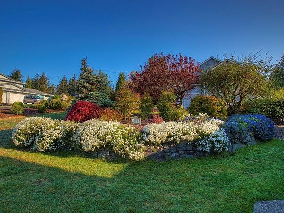 3rd image of 407 64th Avenue Ct E