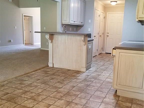 4th image of 1954 Lenox Dr