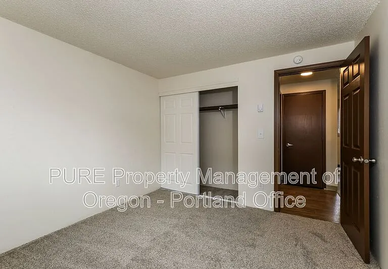 Parkway Garden — Photo 101