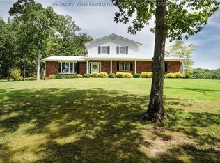 745 Hickory Rdg, Saint Albans, WV 25177