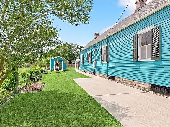 4th image of 418 Angela Ave