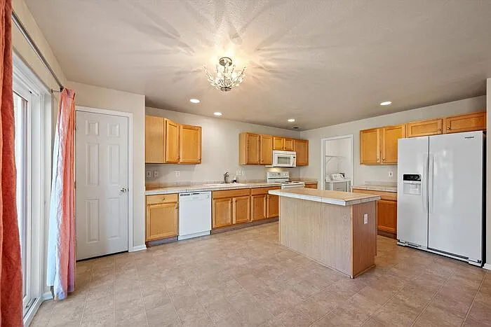 5374 S Quatar Cir — Photo 10