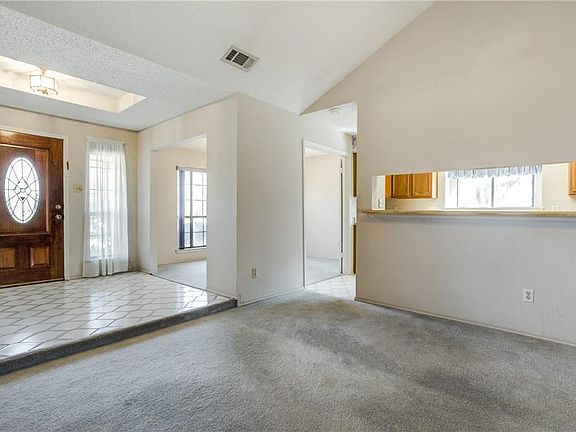 4th image of 218 Jessica Dr