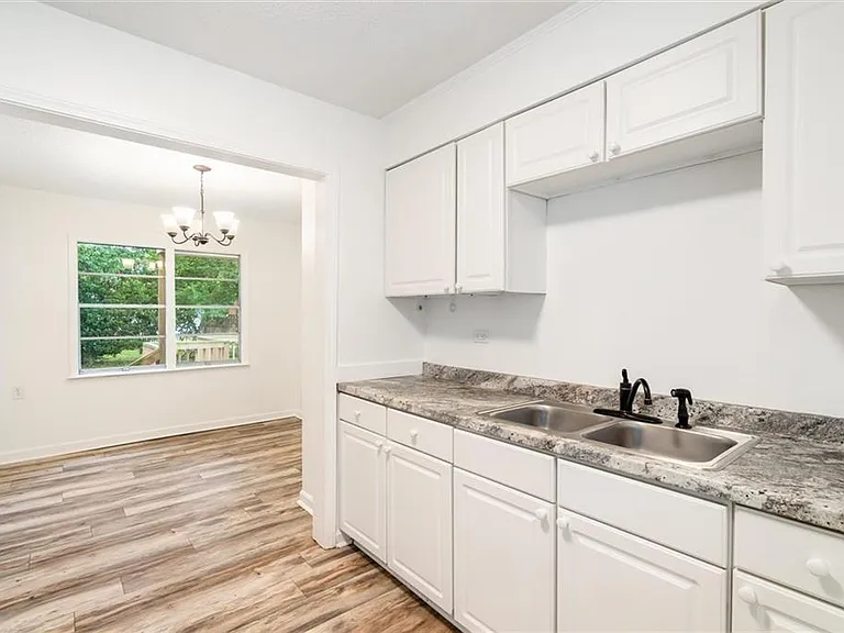 2507 Taylor Ave — Photo 9