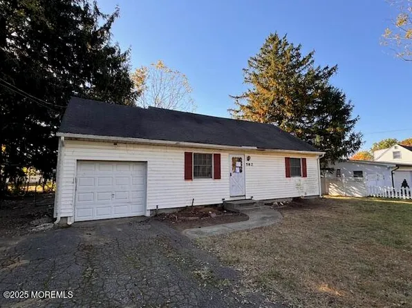 582 Colts Neck Road, Freehold, NJ 07728