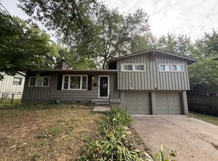 7945 Falmouth St, Prairie Village, KS 66208