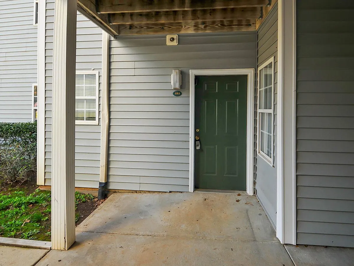 Building Photo - 2011 Wolftech Ln #202