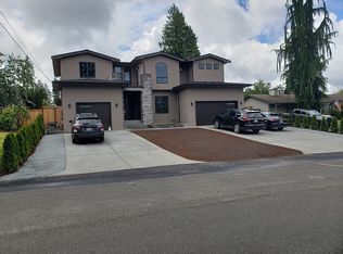 8827 NE 203rd Pl, Bothell, WA 98011